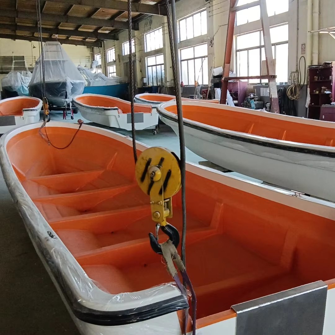 2024 CE Certified Inflatable Fishing Boat 5 Person Sailing Yacht with Outboard Engine Fiberglass